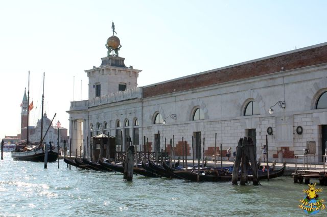 The Dogana da Mar at the entrance of the Grand Canal