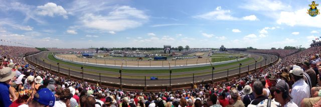This panoramic shot exaggerates the curvature of Turn 4 (if you look closely, it also does strange things to the cars in the centre of the curve!)